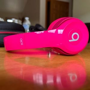 Bright pink Beats Solo